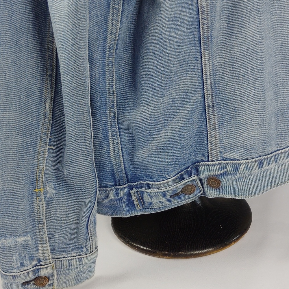 Levi Strauss & Co. Classic Blue Denim Mens Jacket. - Picture 11 of 16